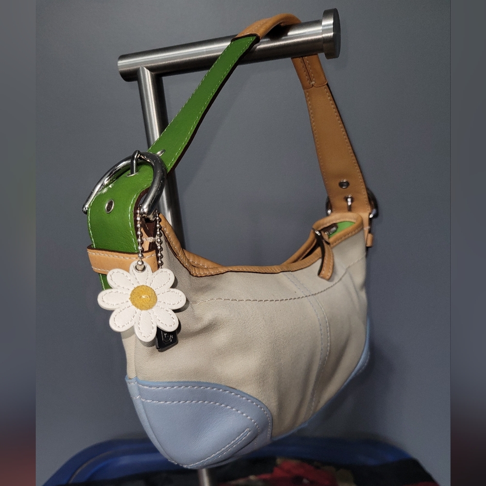 Y2K COACH SHOULDER BAG REVERSIBLE STRAP DAISY